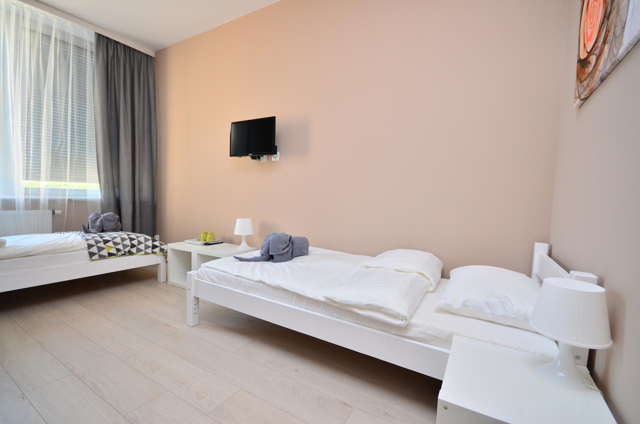 G'Hostel Deszczno Bagian luar foto