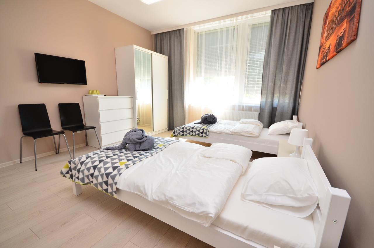 G'Hostel Deszczno Bagian luar foto